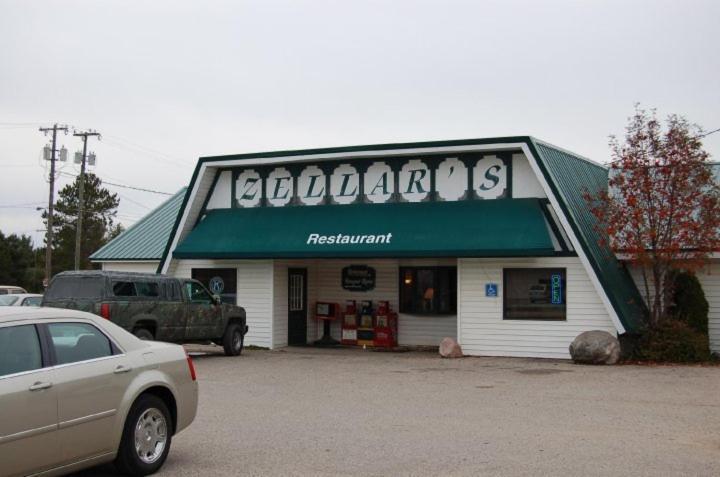 Zellar'S Village Inn Newberry Esterno foto